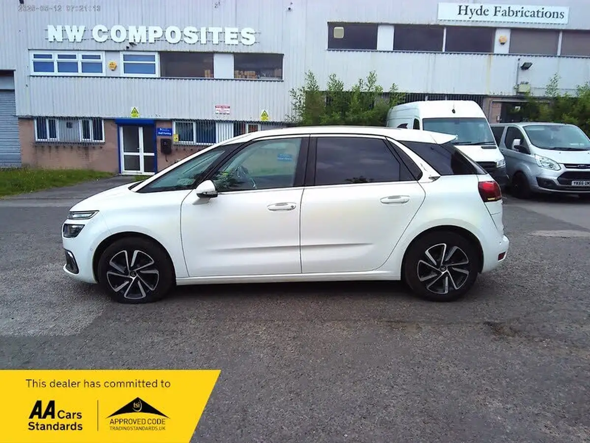 2018-citroen-c4-picasso-16bluehdi-flair-eat6-big-0