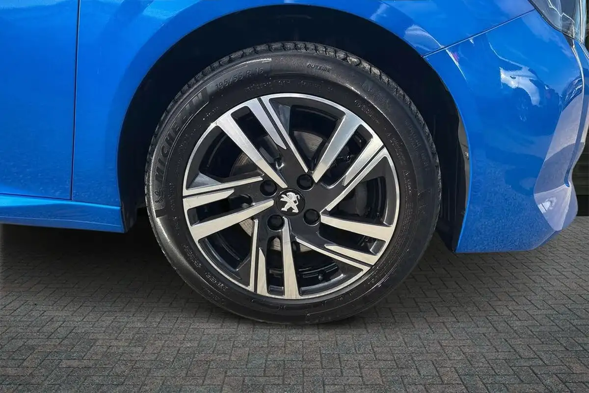 2023-peugeot-208-12-puretech-allure-premium-130ps-eat8-big-8