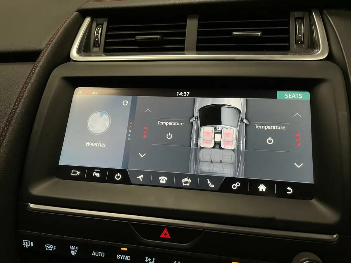 2020-jaguar-e-pace-20-i4-chequered-flag-200ps-big-20
