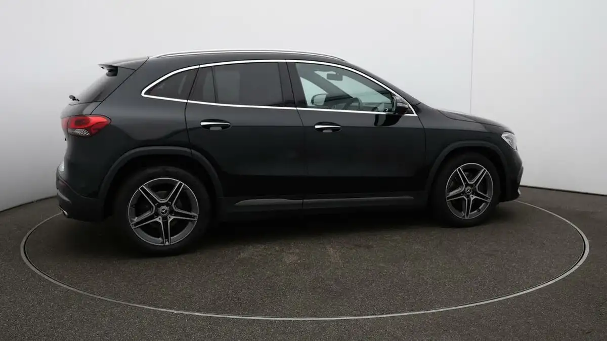 2022-mercedes-benz-gla-class-13-gla-180-amg-line-premium-big-49