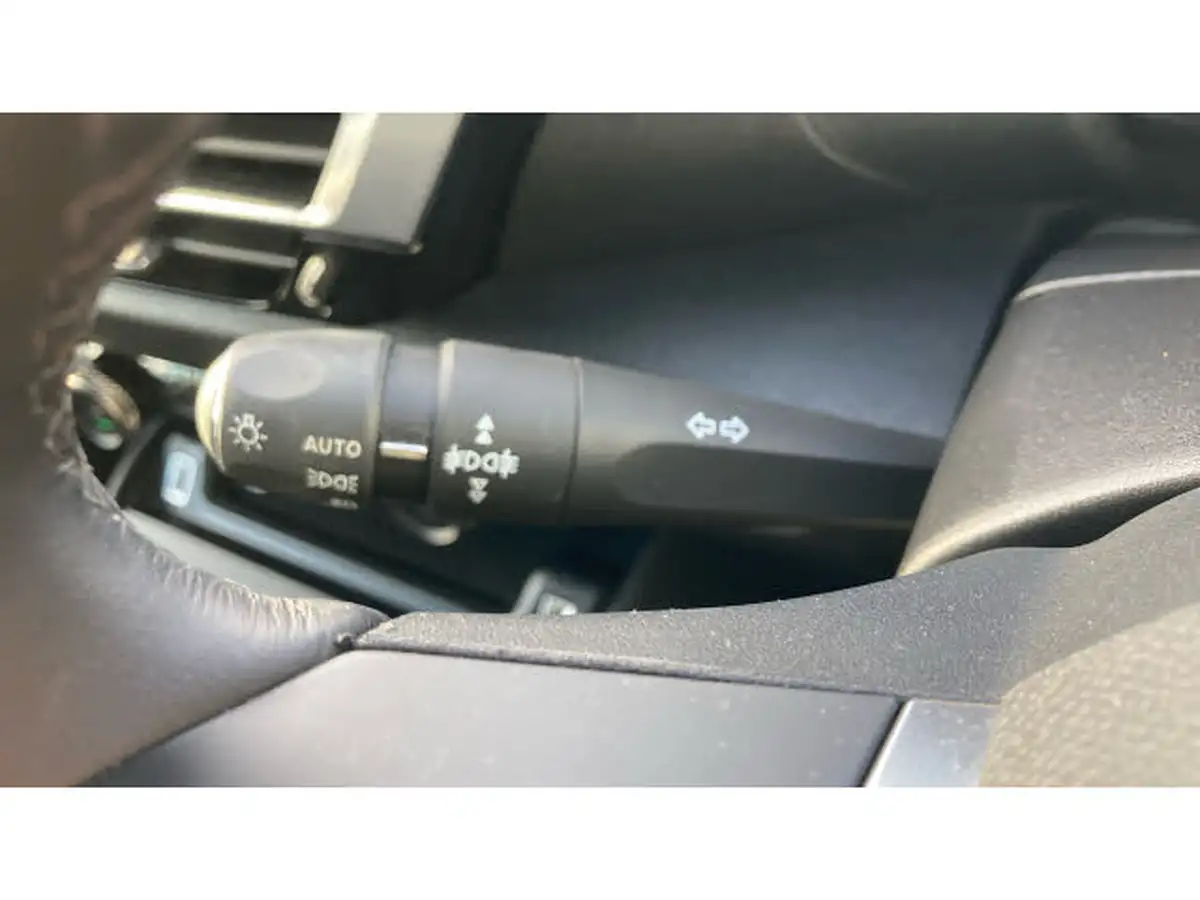 2021-citroen-c4-12-puretech-shine-130ps-big-26