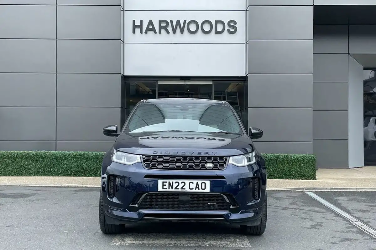 2022-land-rover-discovery-sport-15-p300e-r-dynamic-se-big-18