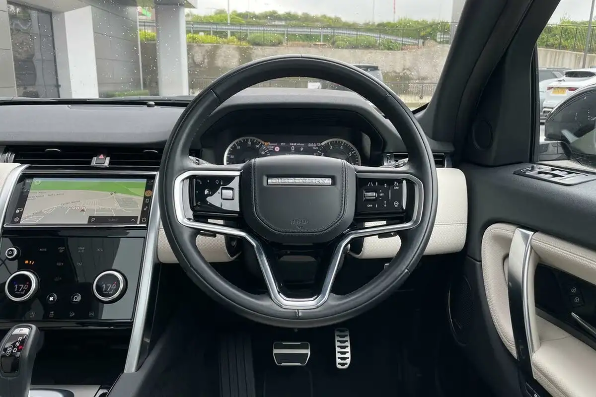 2022-land-rover-discovery-sport-15-p300e-r-dynamic-se-big-42