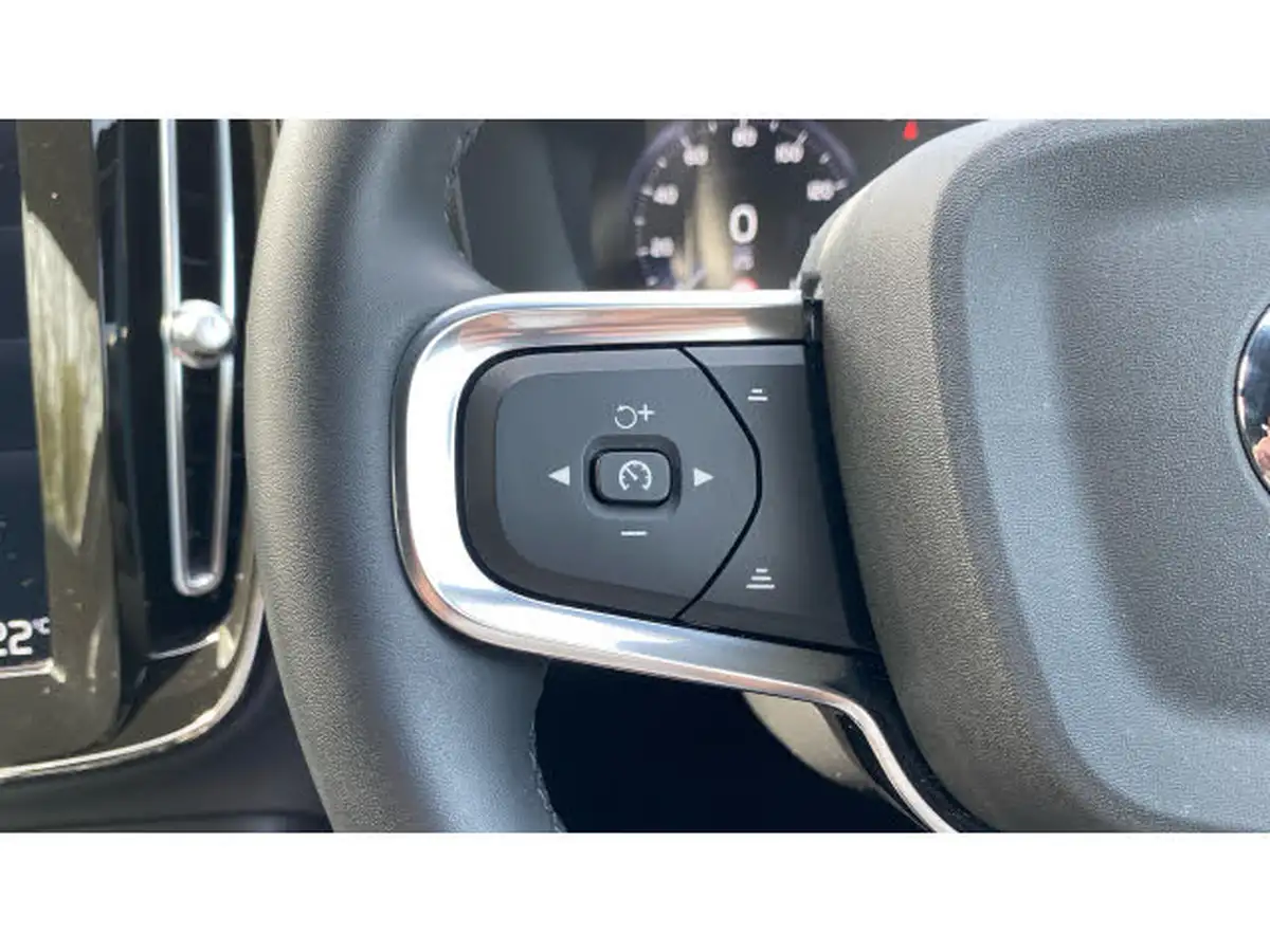 2021-volvo-xc40-15-t5-r-design-pro-258bhp-big-17
