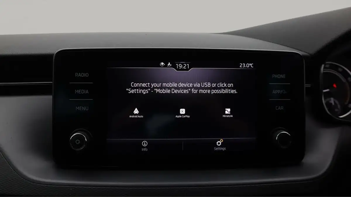 2020-skoda-kamiq-10-tsi-se-95ps-big-23