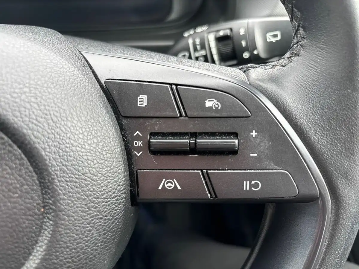 2022-hyundai-bayon-10-t-gdi-premium-100ps-dct-big-18