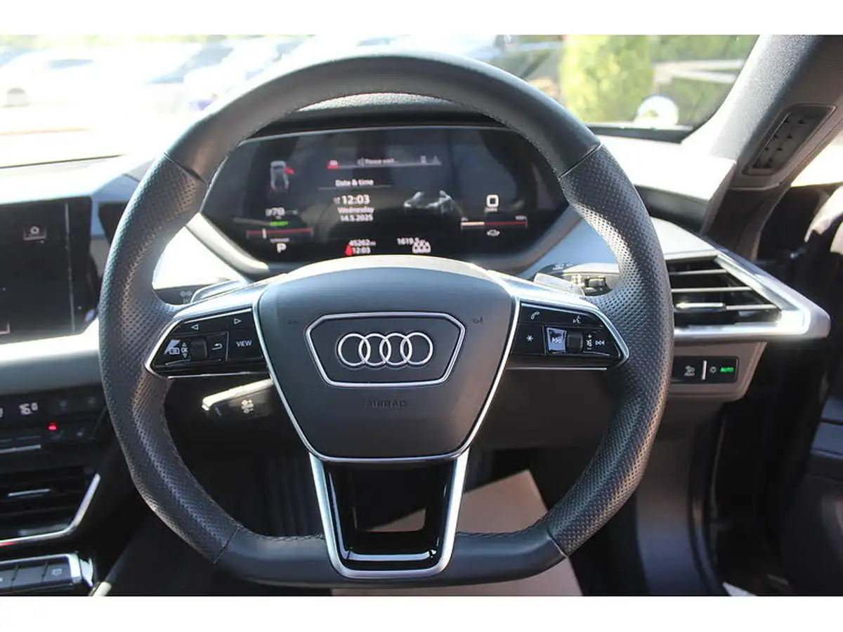 2021-audi-e-tron-gt-e-big-26