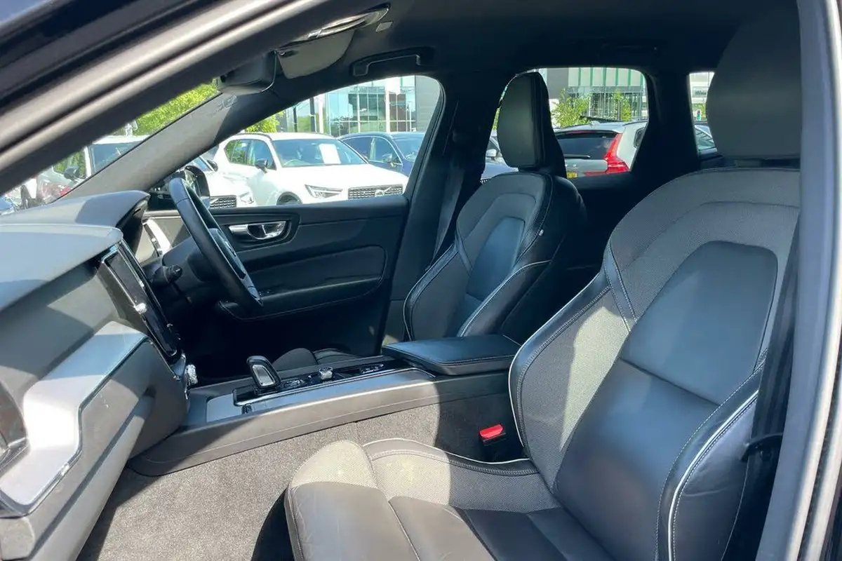 2021-volvo-xc60-20td-b4-r-design-awd-big-26