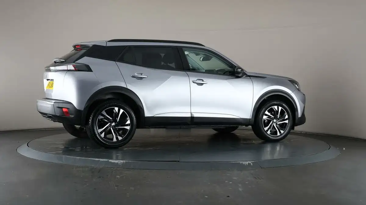 2022-peugeot-2008-suv-12-puretech-allure-premium-100bhp-big-67