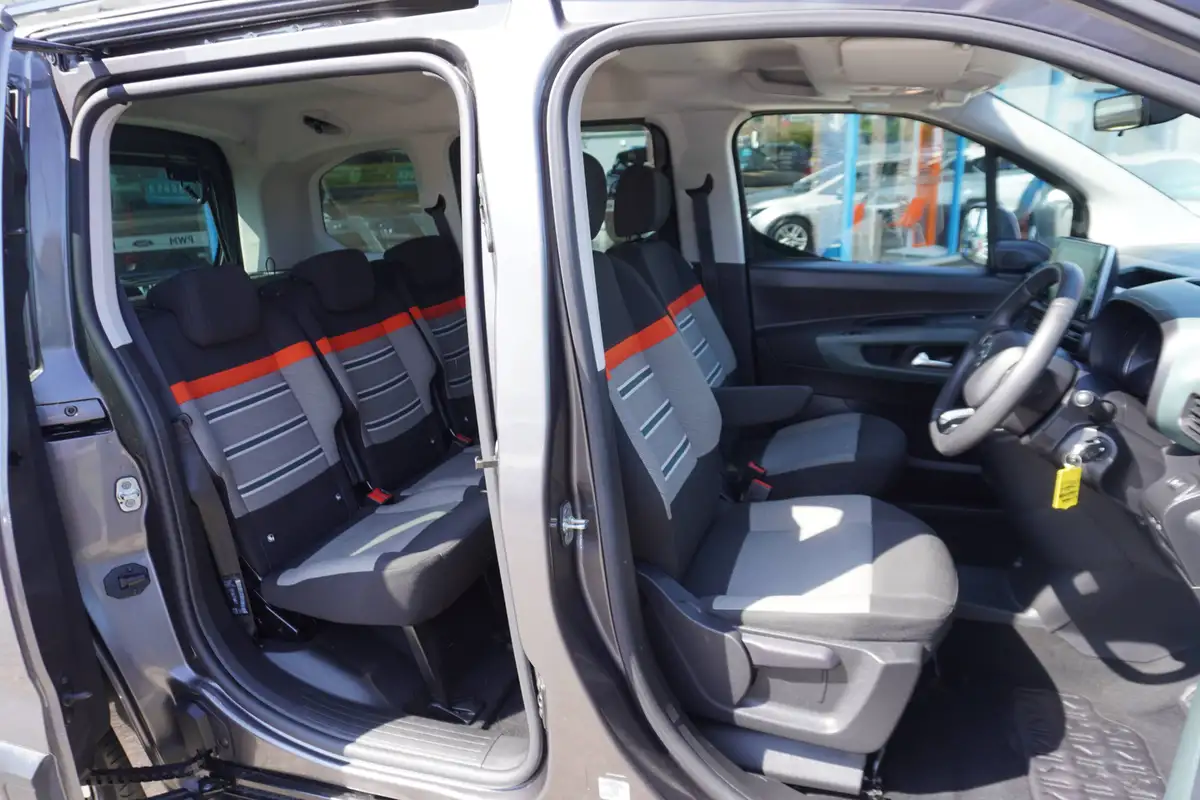 2023-citroen-berlingo-e-flair-xtr-m-size-big-7