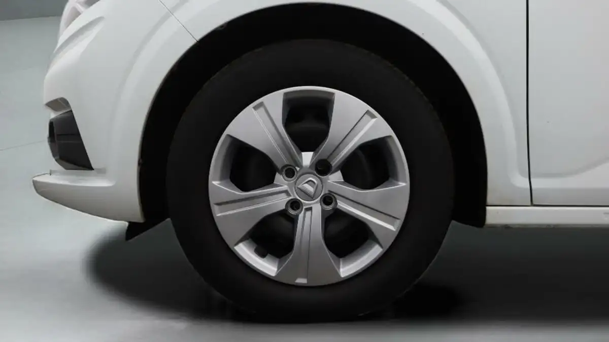 2022-dacia-sandero-10-sce-essential-big-18