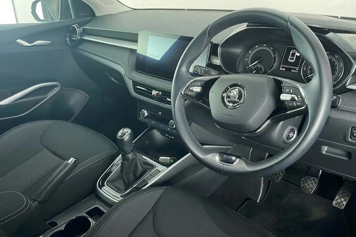 2022-skoda-fabia-10-tsi-se-l-110ps-hatchback-big-8