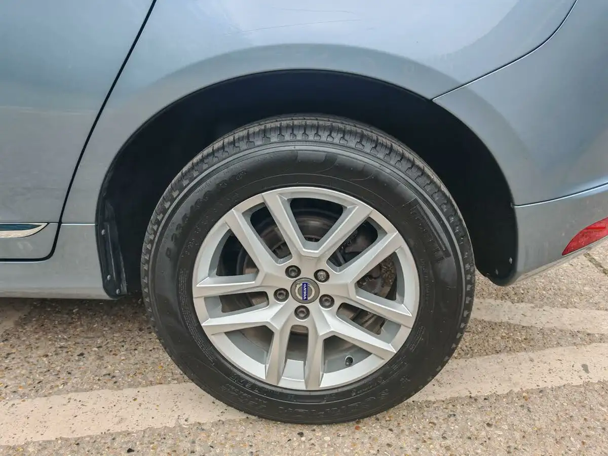 2016-volvo-xc60-20td-d4-se-lux-nav-big-69