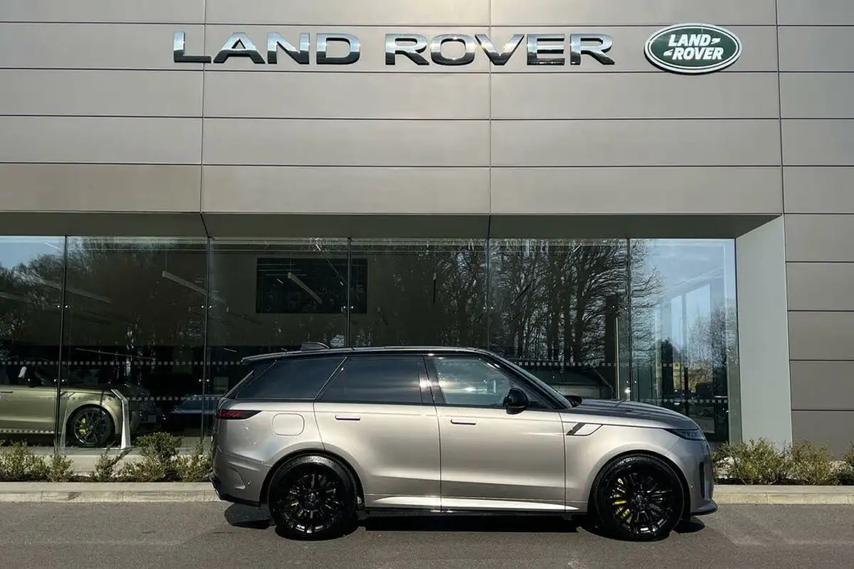 2024-land-rover-range-rover-sport-44-p635-sv-edition-one-gloss-paint-big-1