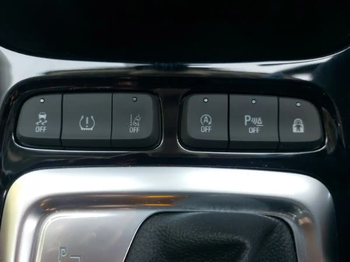2023-vauxhall-crossland-12-gs-130ps-auto-big-15