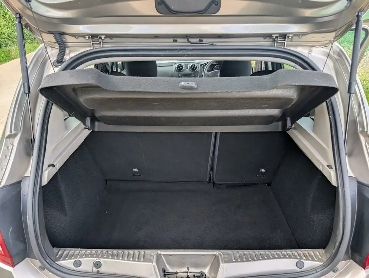 2015-dacia-sandero-12-ambiance-big-25