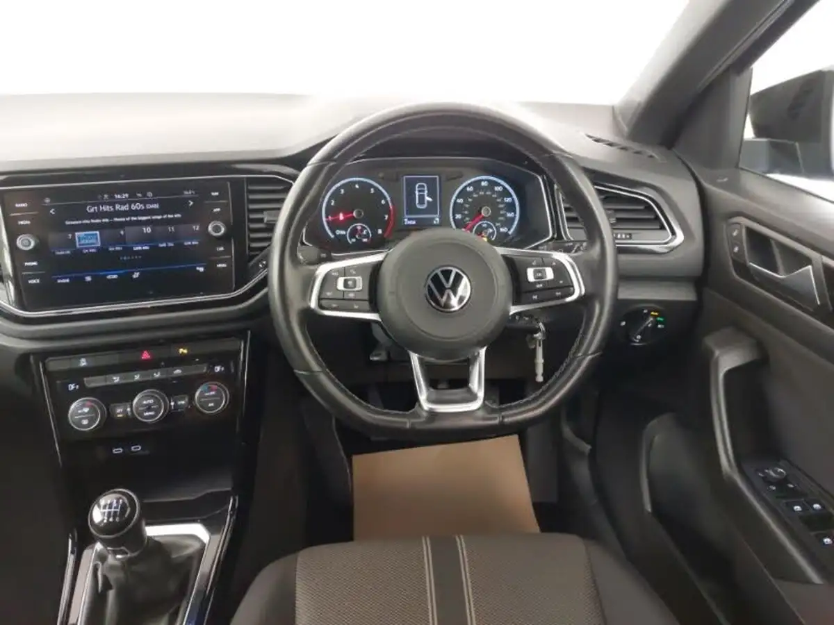 2021-volkswagen-t-roc-10-tsi-black-edition-110ps-big-6