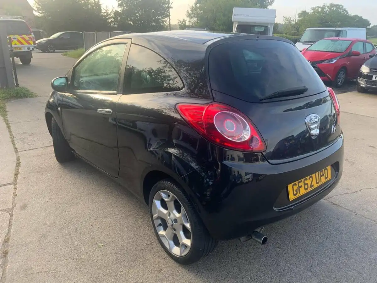 2012-ford-ka-12-titanium-69ps-big-16