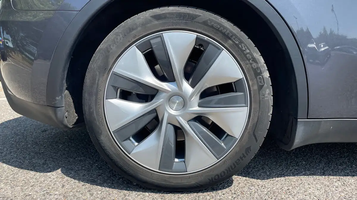 2022-tesla-model-y-e-rwd-big-18