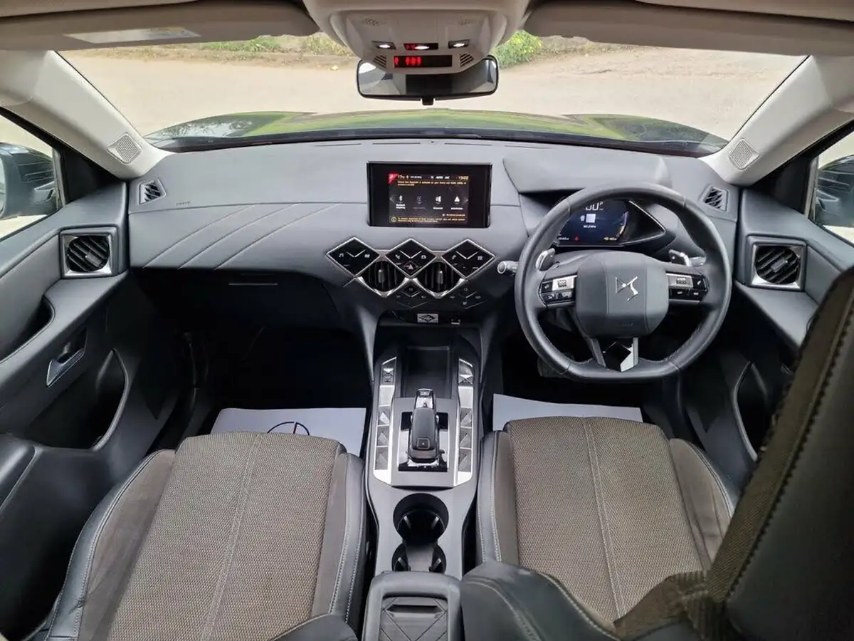 2022-ds-ds-3-crossback-12-puretech-bastille-130ps-eat8-big-12