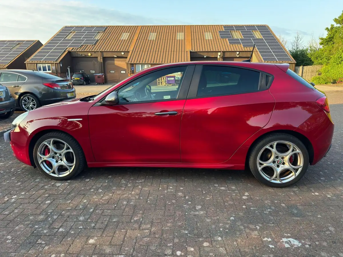 2016-alfa-romeo-giulietta-20jtdm-2-speciale-175bhp-alfa-tct-big-8