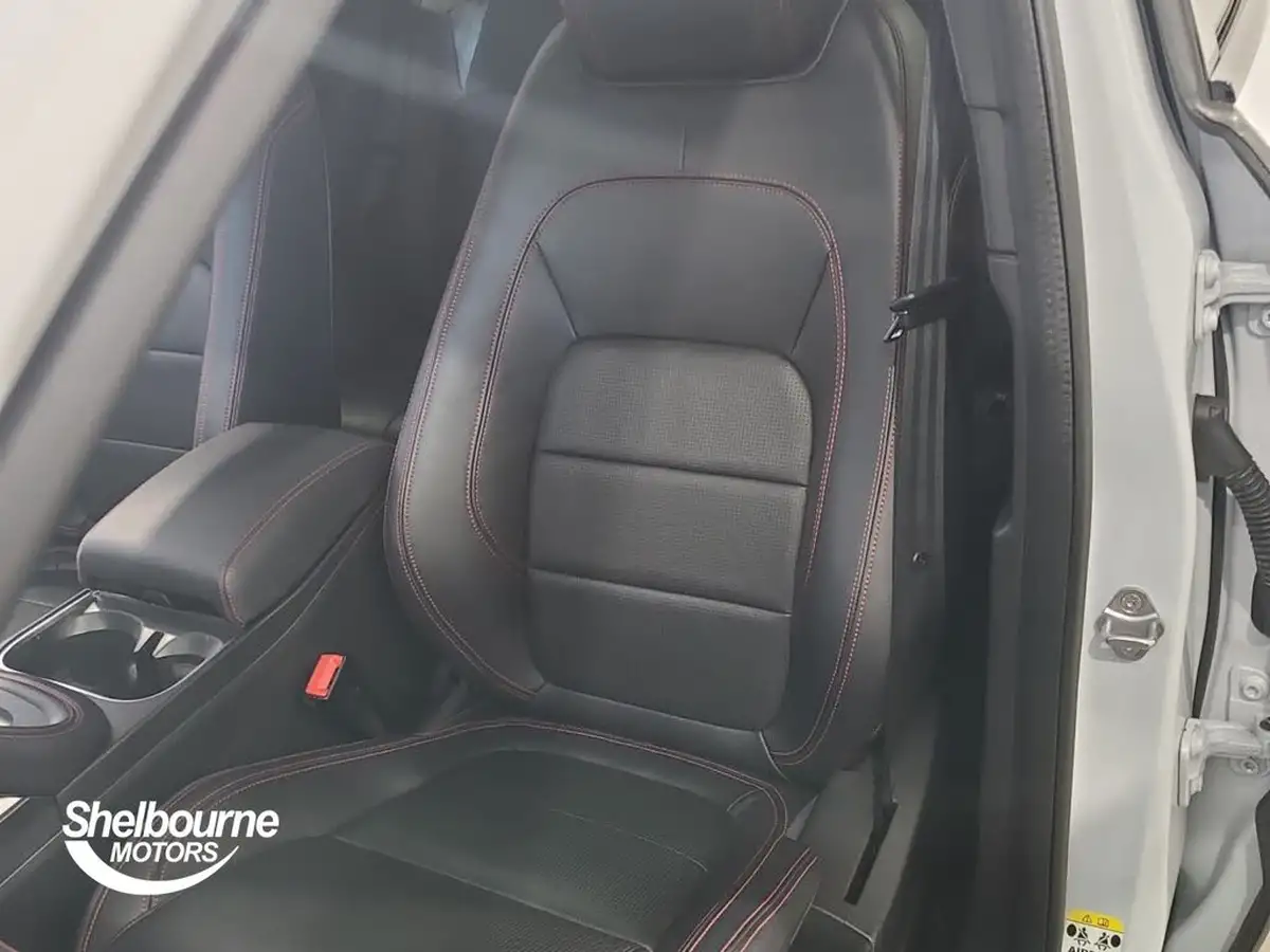 2020-jaguar-e-pace-20-i4d-chequered-flag-150ps-big-41