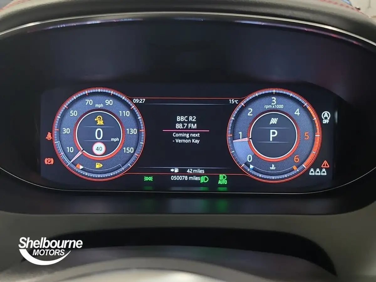 2020-jaguar-e-pace-20-i4d-chequered-flag-150ps-big-17