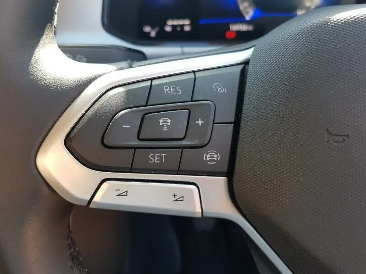 2022-volkswagen-t-roc-10-tsi-life-big-16