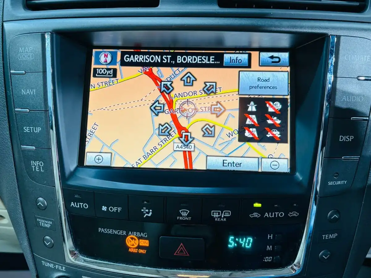 2010-lexus-is-250-25-se-i-dab-saloon-4d-auto-big-13