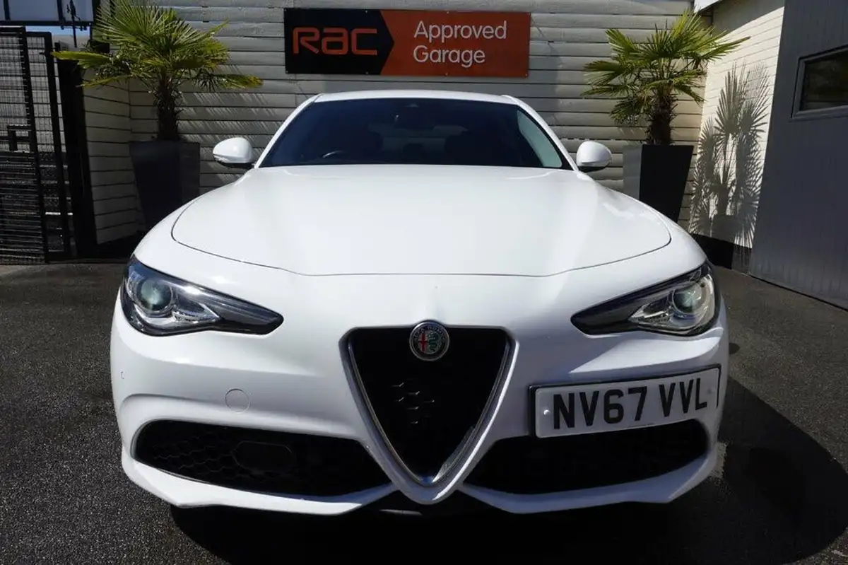 2017-alfa-romeo-giulia-22td-speciale-big-1