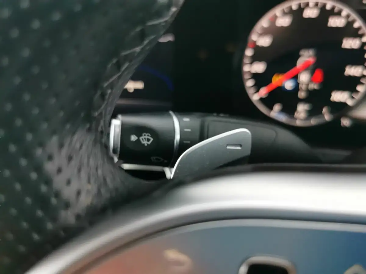 2019-mercedes-benz-e-class-20d-e220d-amg-line-edition-saloon-4d-big-27