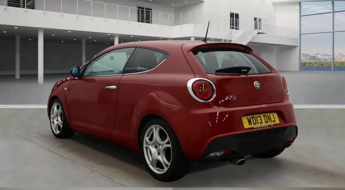 2013-alfa-romeo-mito-09-distinctive-105bhp-big-3