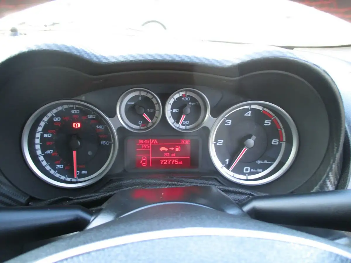 2016-alfa-romeo-mito-13jtdm-2-speciale-big-30