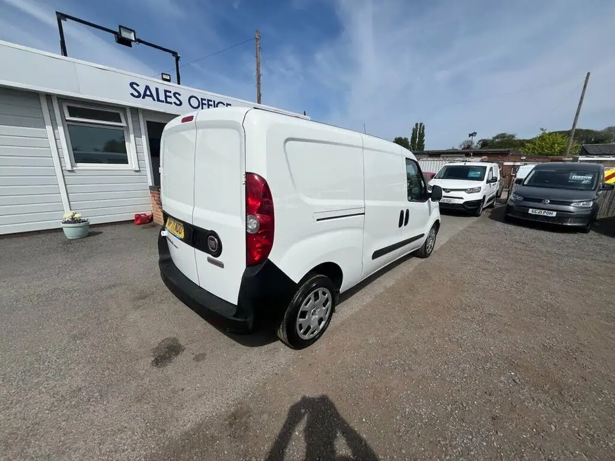 2021-fiat-doblo-cargo-16td-l2h1-maxi-tecnico-120bhpeu6dt-panel-van-big-8