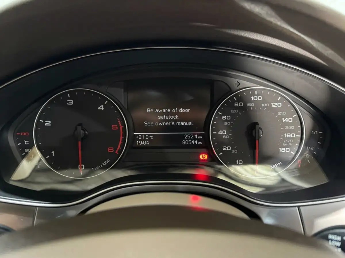 2014-audi-a6-saloon-30bitdi-quattro-se-313ps-c7-big-25