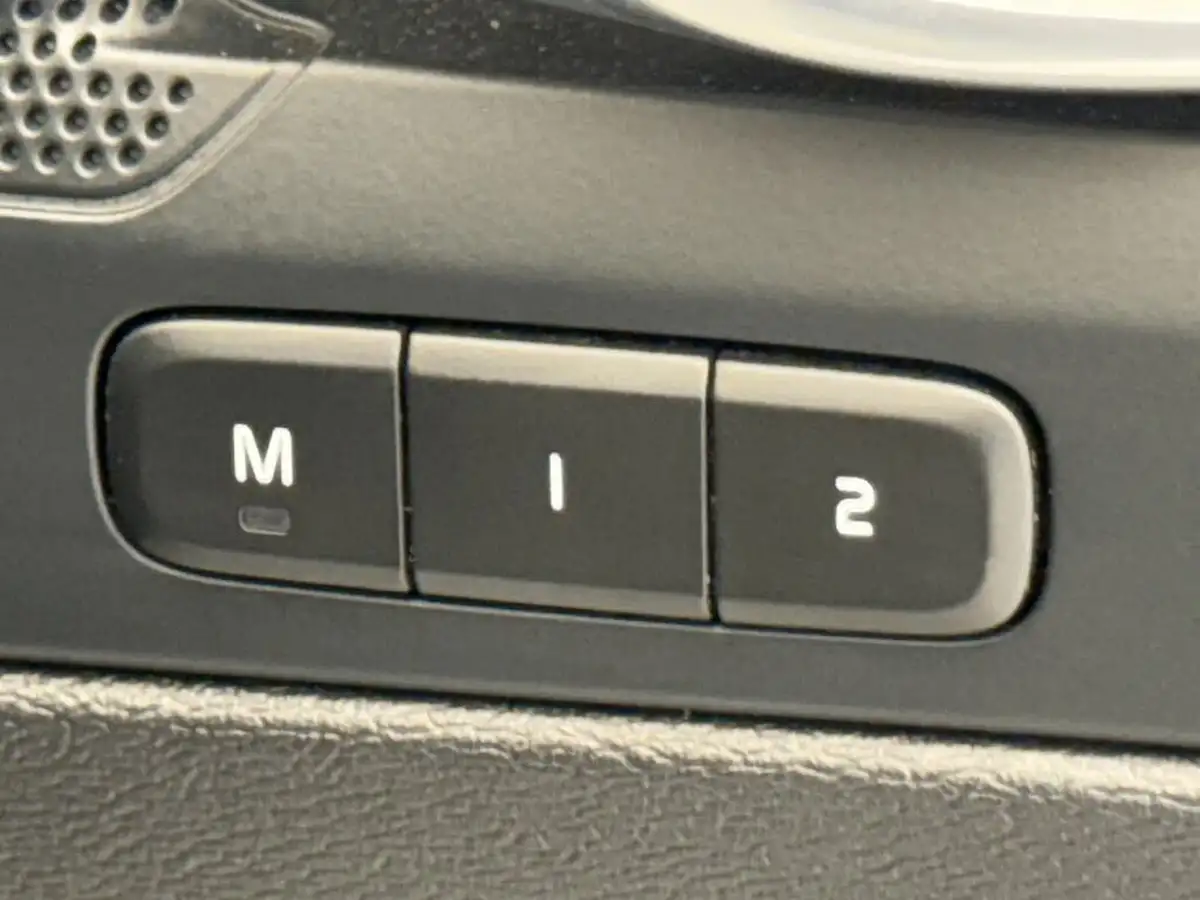 2023-volvo-xc40-20-b3-plus-big-20