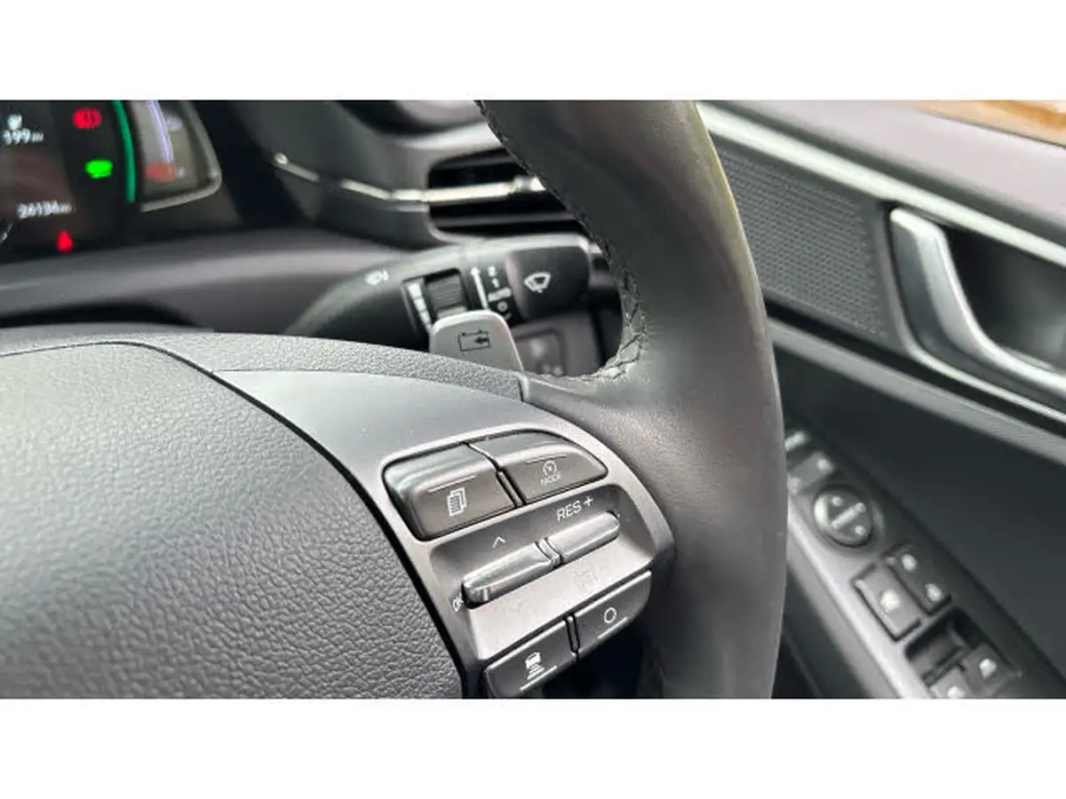 2022-hyundai-ioniq-e-premium-electric-big-22