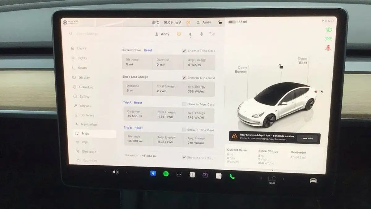 2022-tesla-model-3-e-long-range-big-7