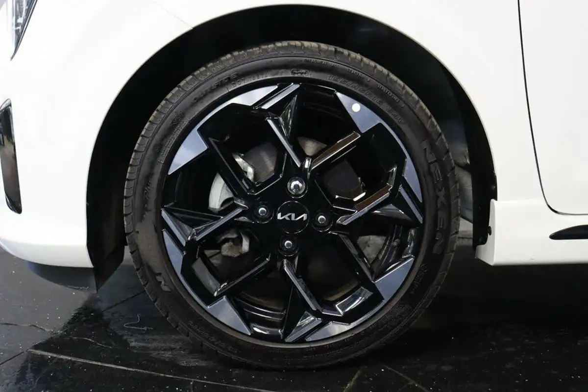 2024-kia-picanto-12-gt-line-s-big-39
