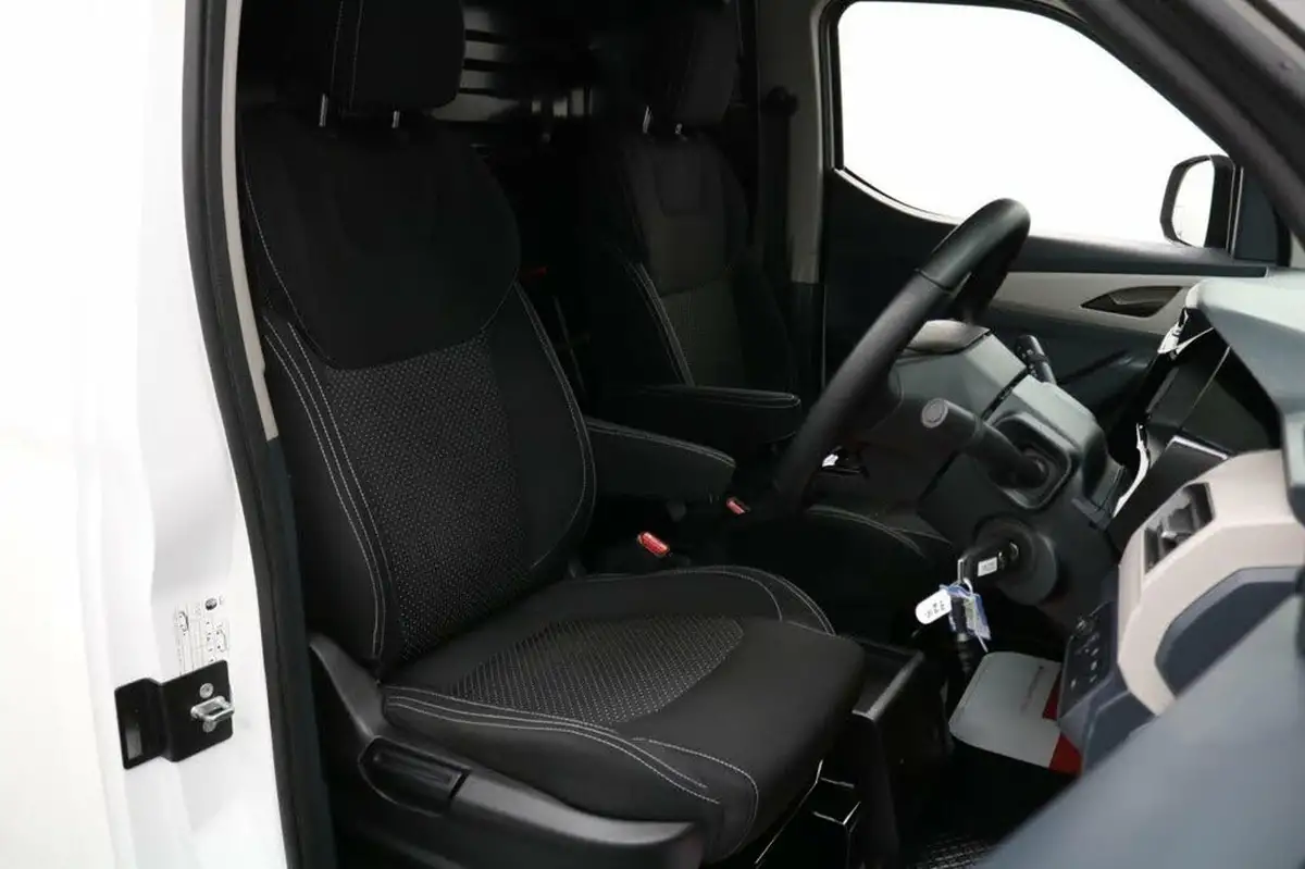 2021-maxus-e-deliver-3-e-l1h1-35kwh-big-20