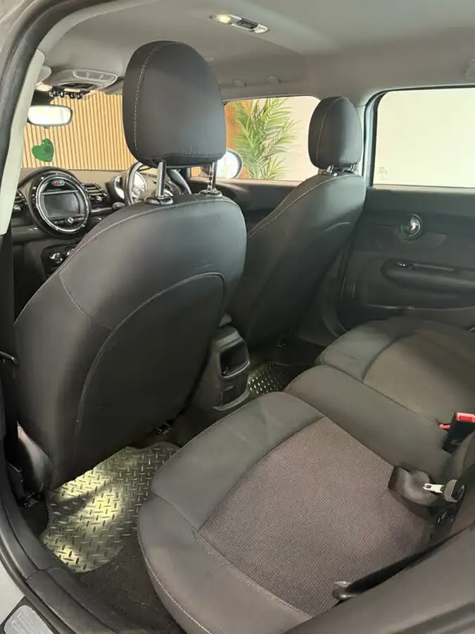 2017-mini-clubman-20td-cooper-d-black-ss-big-26