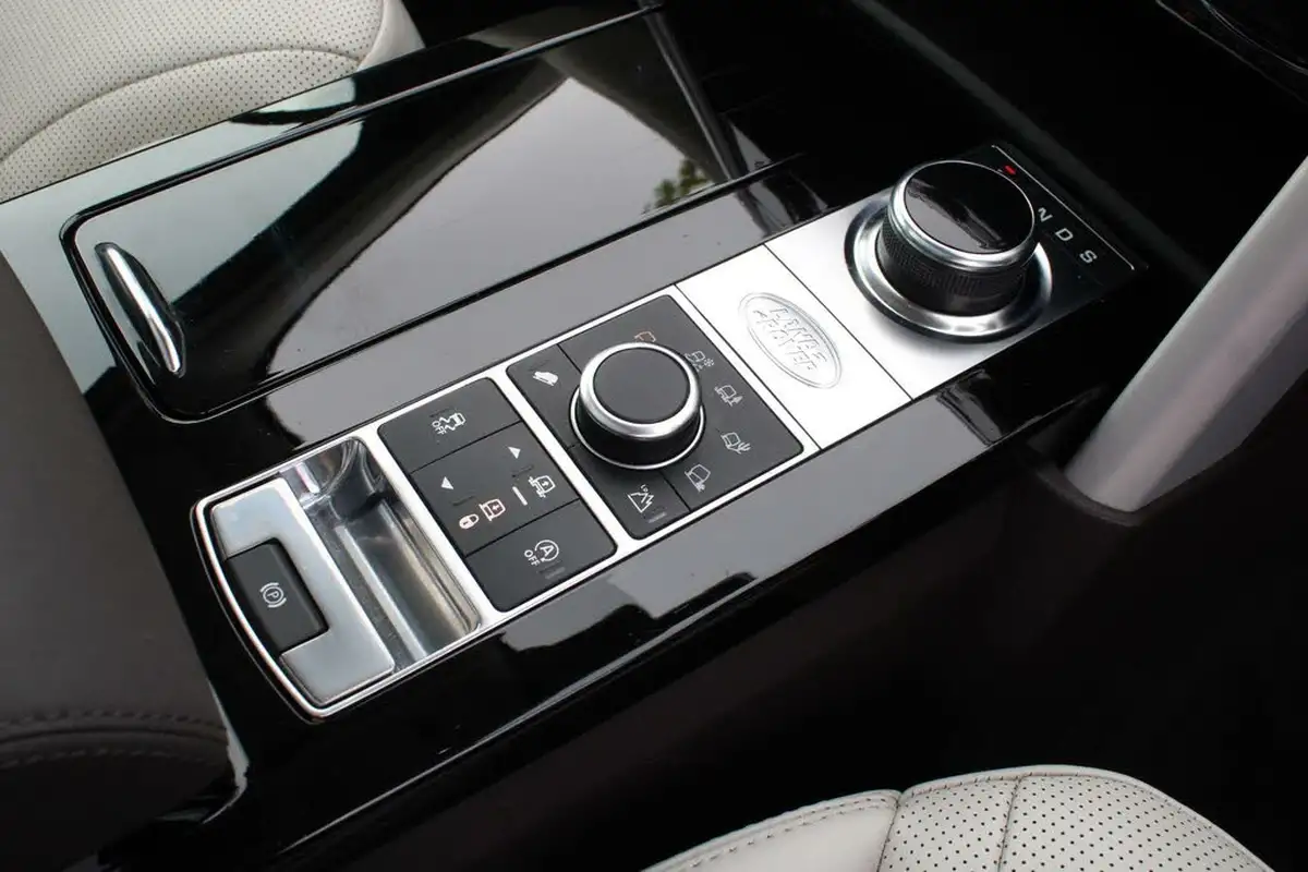 2019-land-rover-discovery-20-sd4-hse-big-38