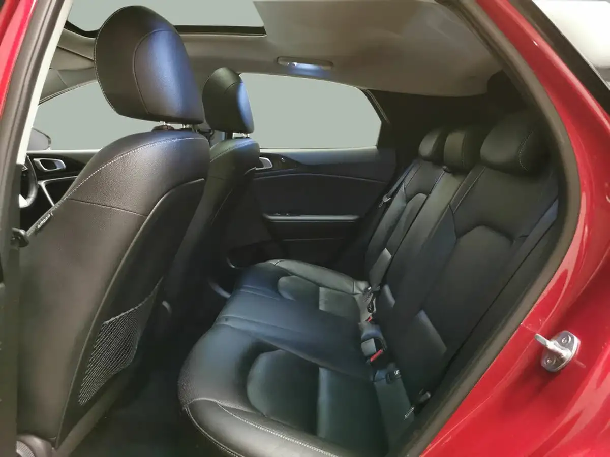 2021-kia-xceed-15-t-gdi-4-big-29
