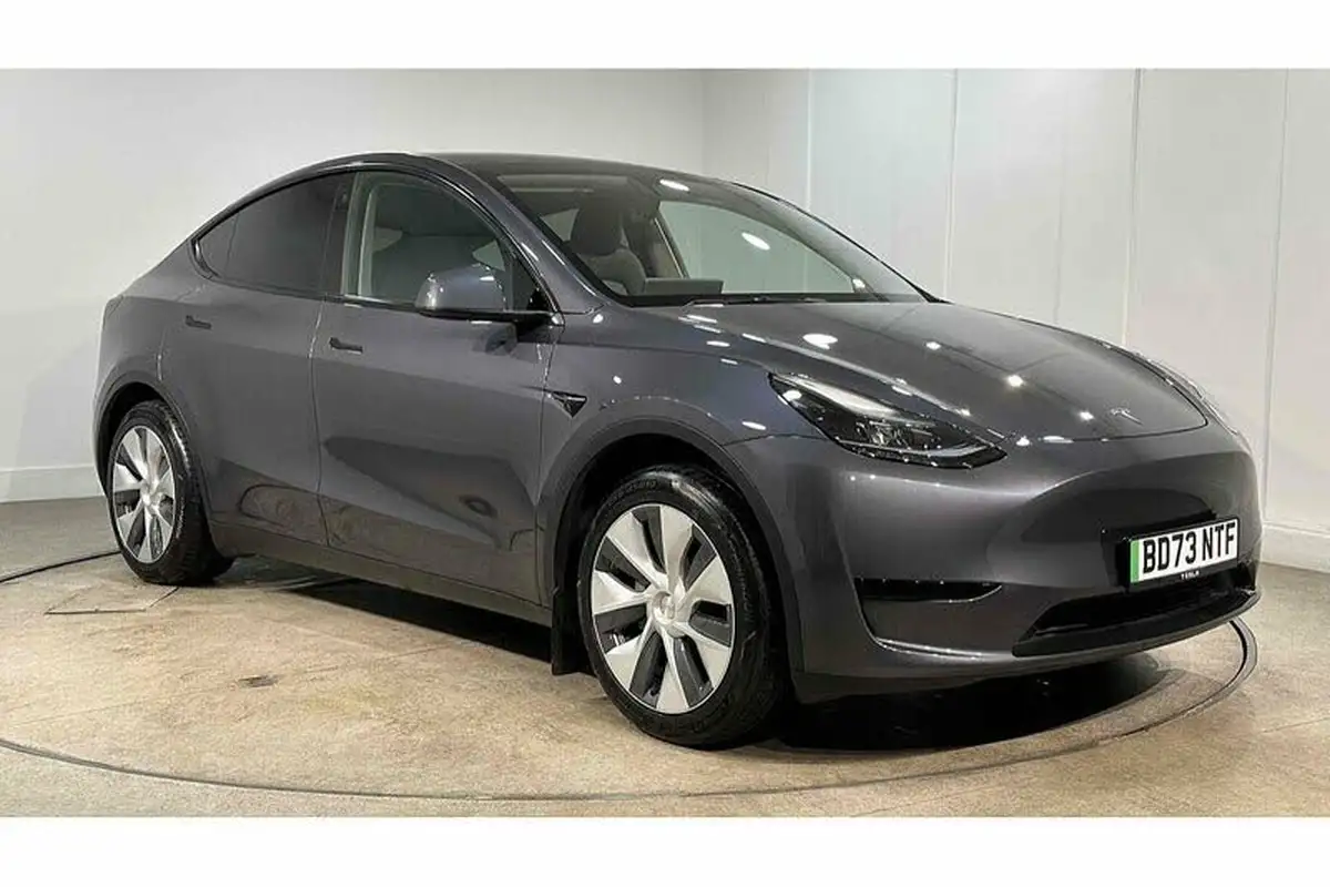 2023-tesla-model-y-e-rwd-big-9