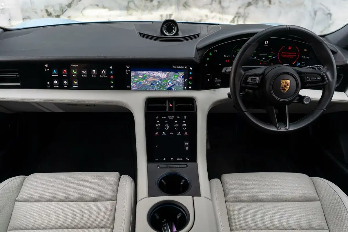 2022-porsche-taycan-e-4s-cross-turismo-big-11
