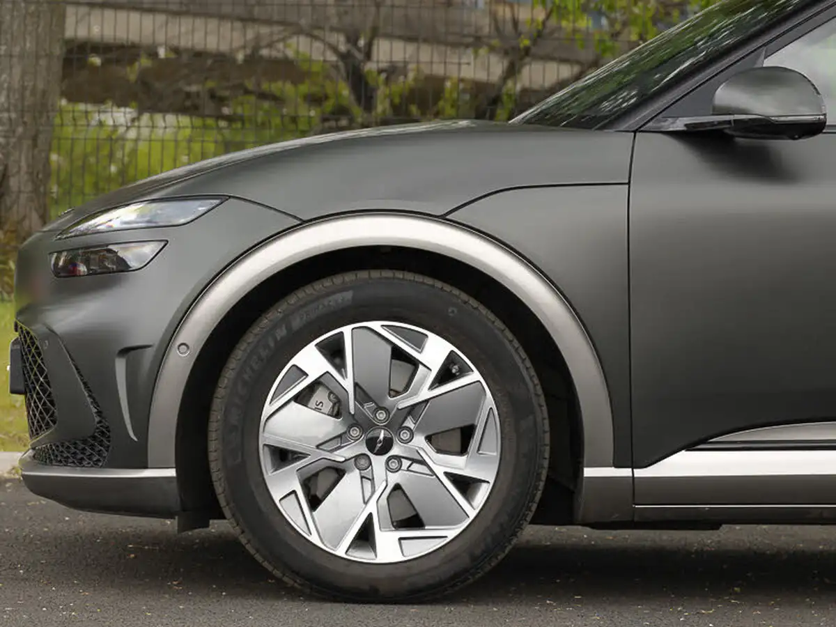 2024-genesis-gv60-e-premium-229ps-big-3