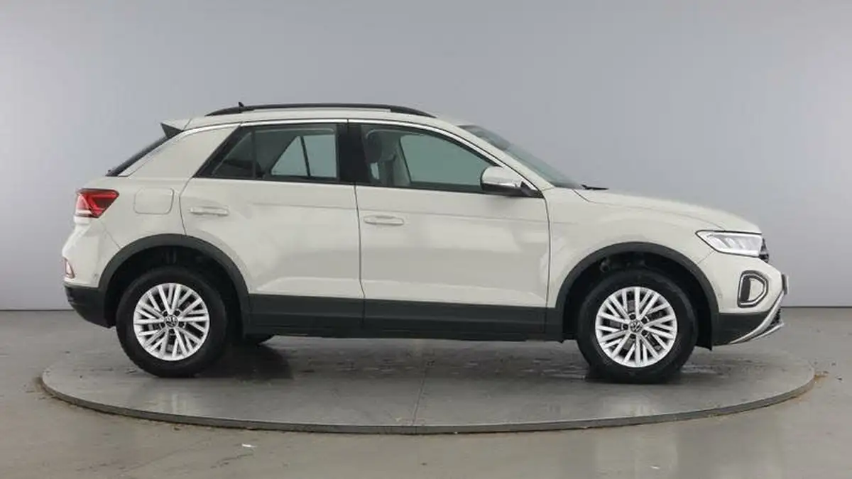 2022-volkswagen-t-roc-10-tsi-life-big-3