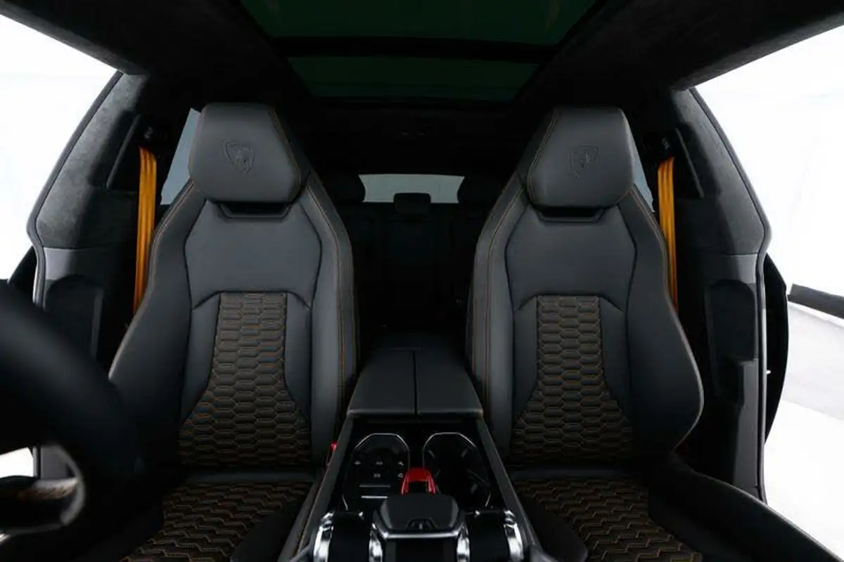 2023-lamborghini-urus-40-no-trim-big-6