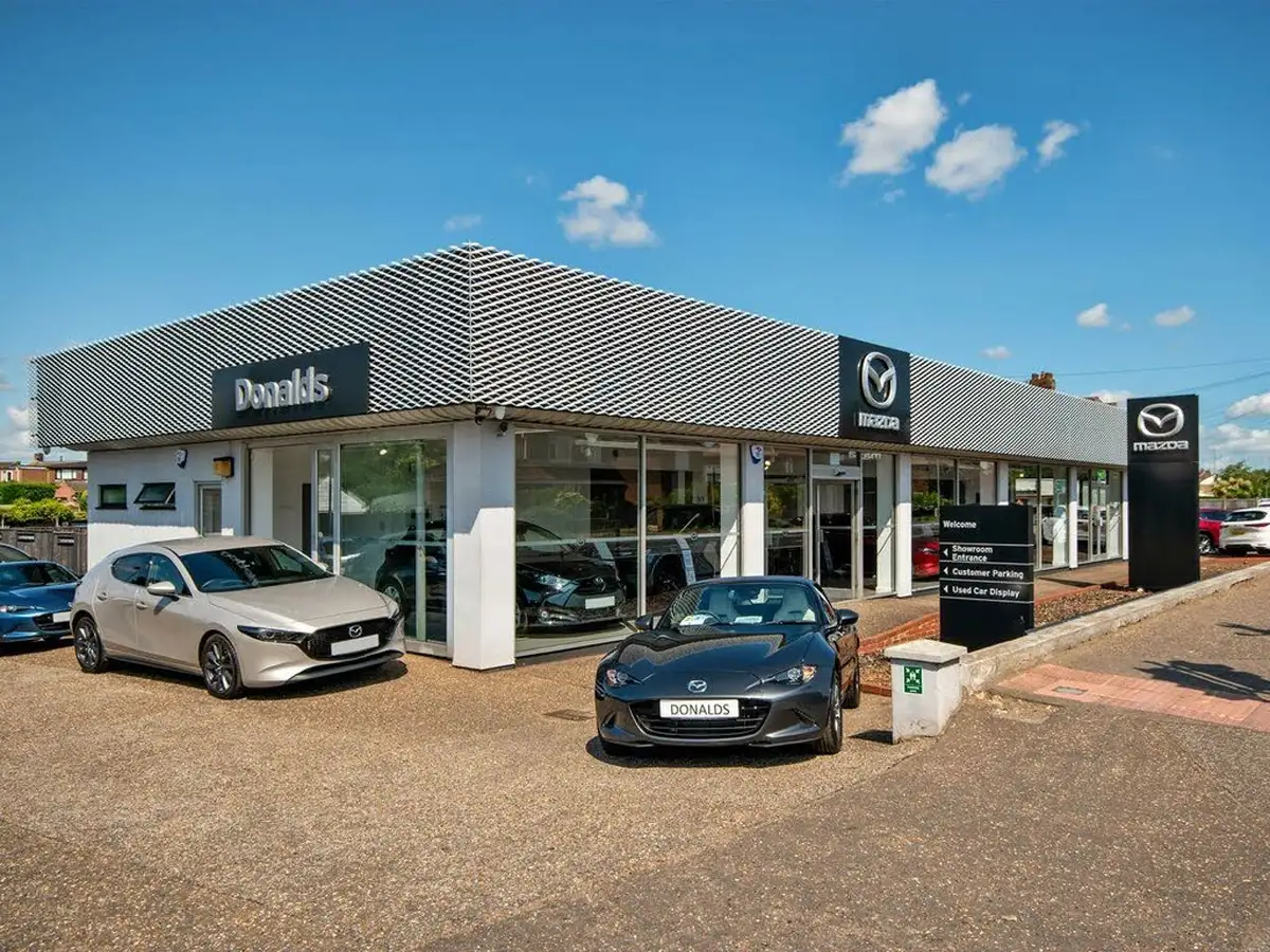 2024-mazda-mazda2-15-skyactiv-g-exclusive-line-big-2