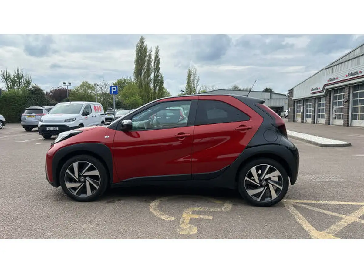 2024-toyota-aygo-x-10-vvt-i-edge-big-16